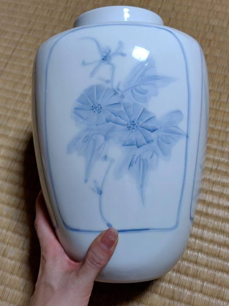 Amazon.co.jp: 有田焼 琥山窯 陶器 花瓶 手彫 四君子文様 16cm
